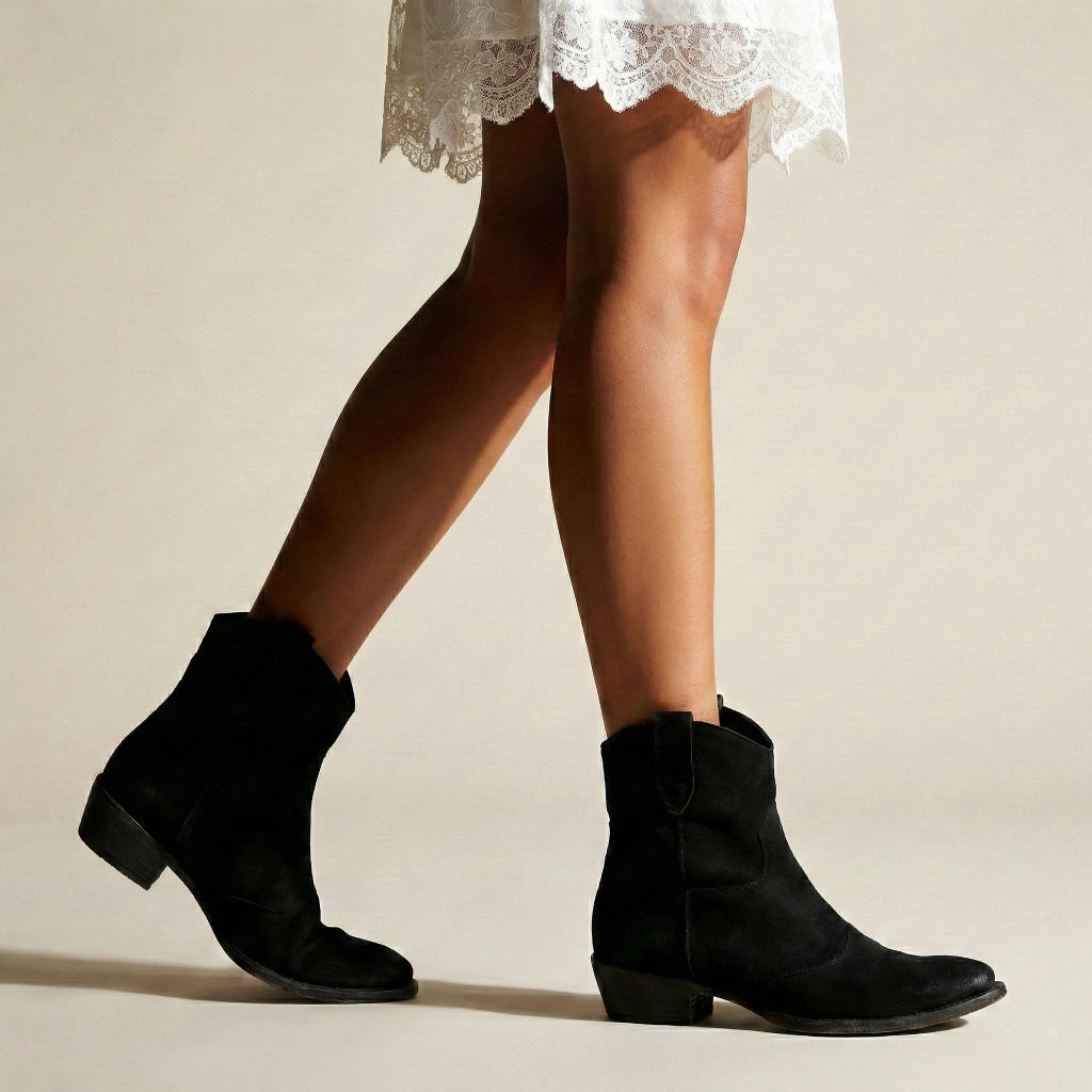 Stivaletti da donna con tacco basso in stile cowboy