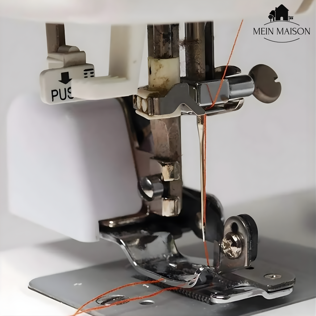 Piedino professionale per taglio laterale con pressore per cucitura e taglio simultanei