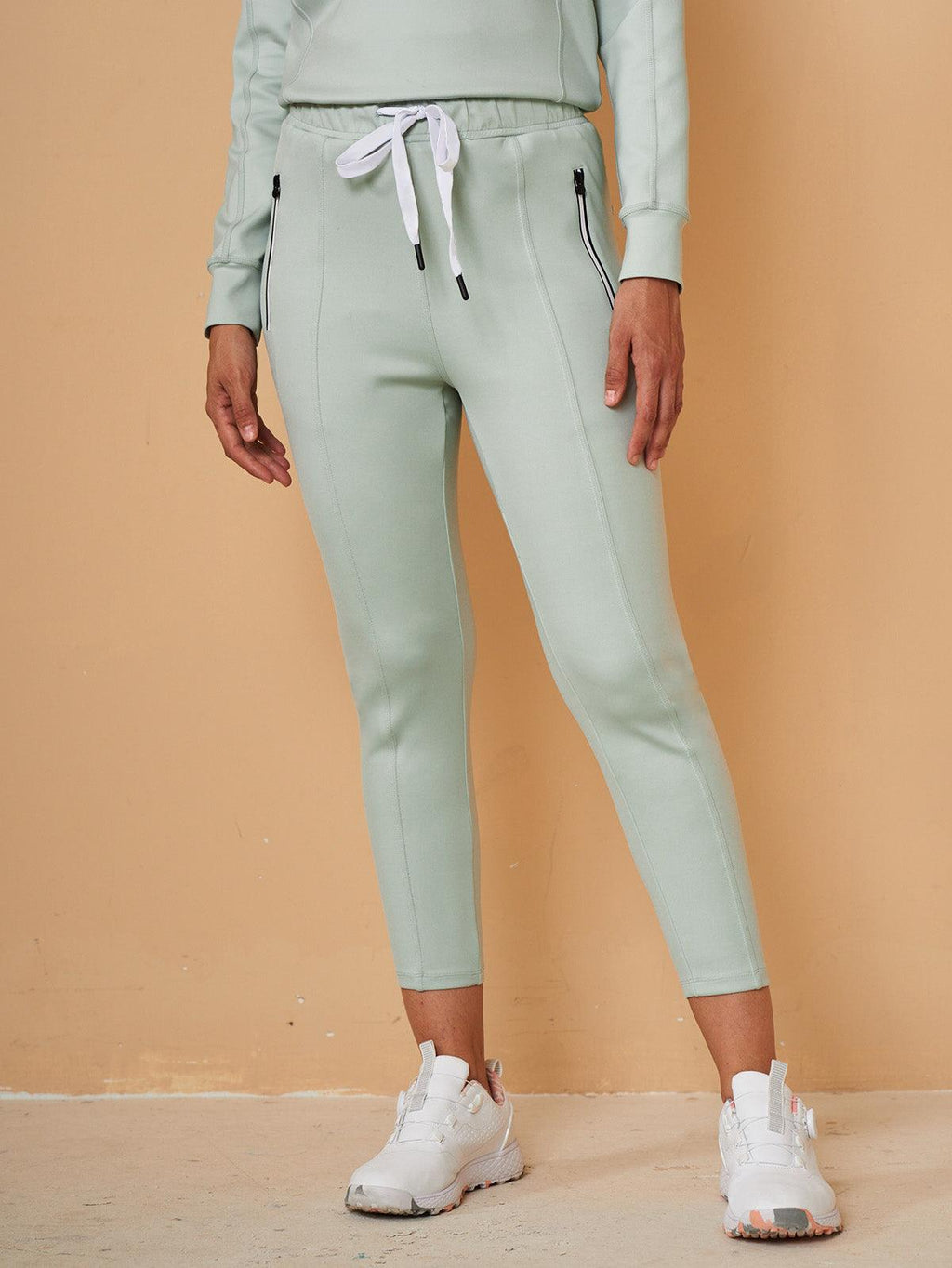 Women’s Drawstring Capri Sweatpants