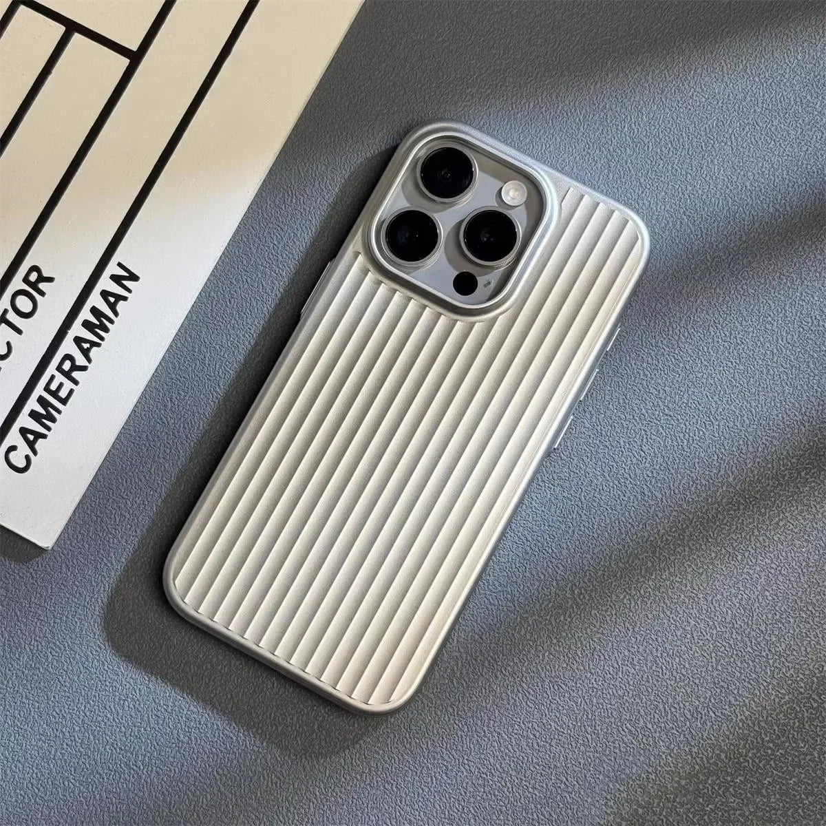 Etui Titanium Shield Pro do iPhone'a