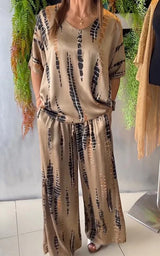Women’s Loungewear Set with Abstract Print – Stylish, Relaxed & Comfortable Fit