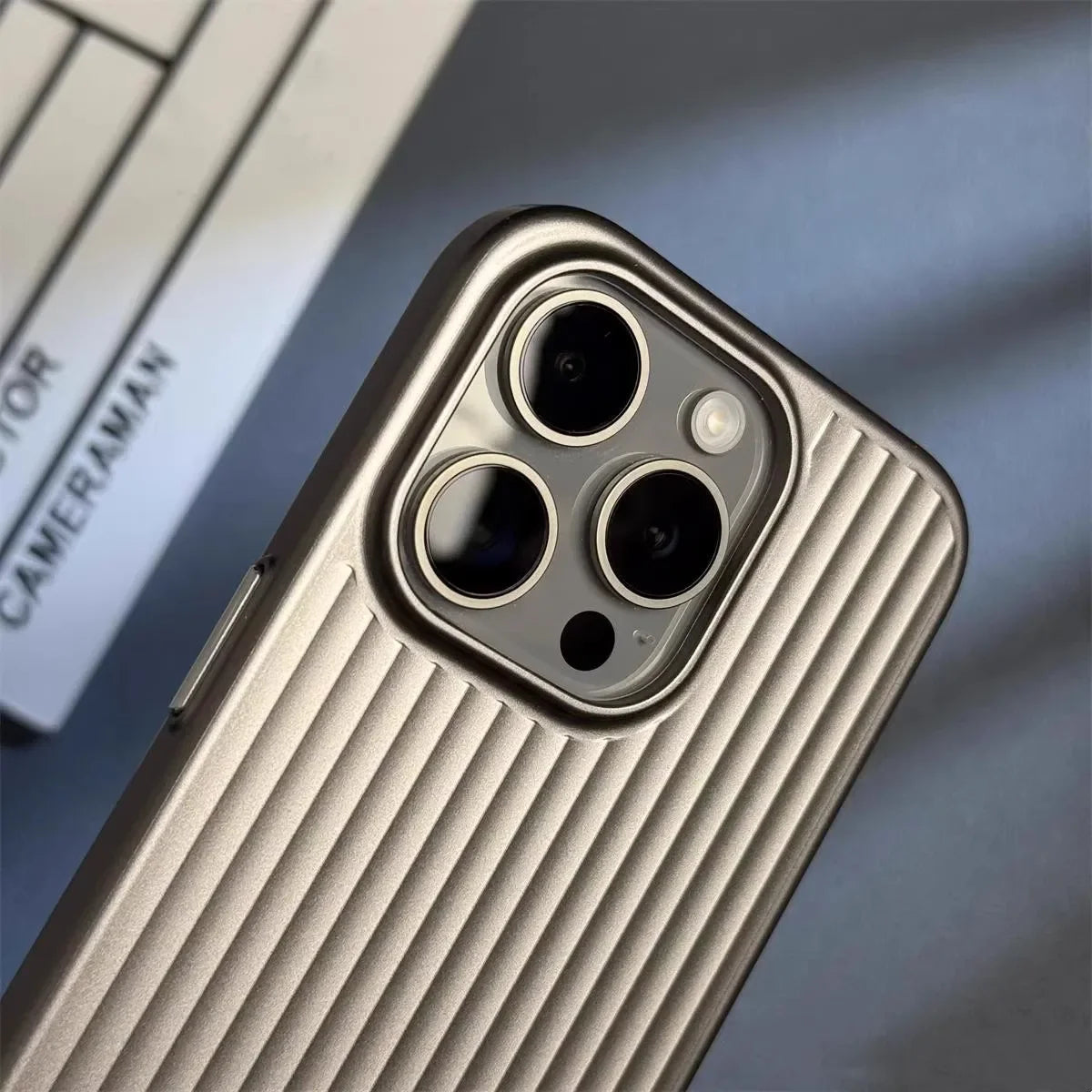 Etui Titanium Shield Pro do iPhone'a