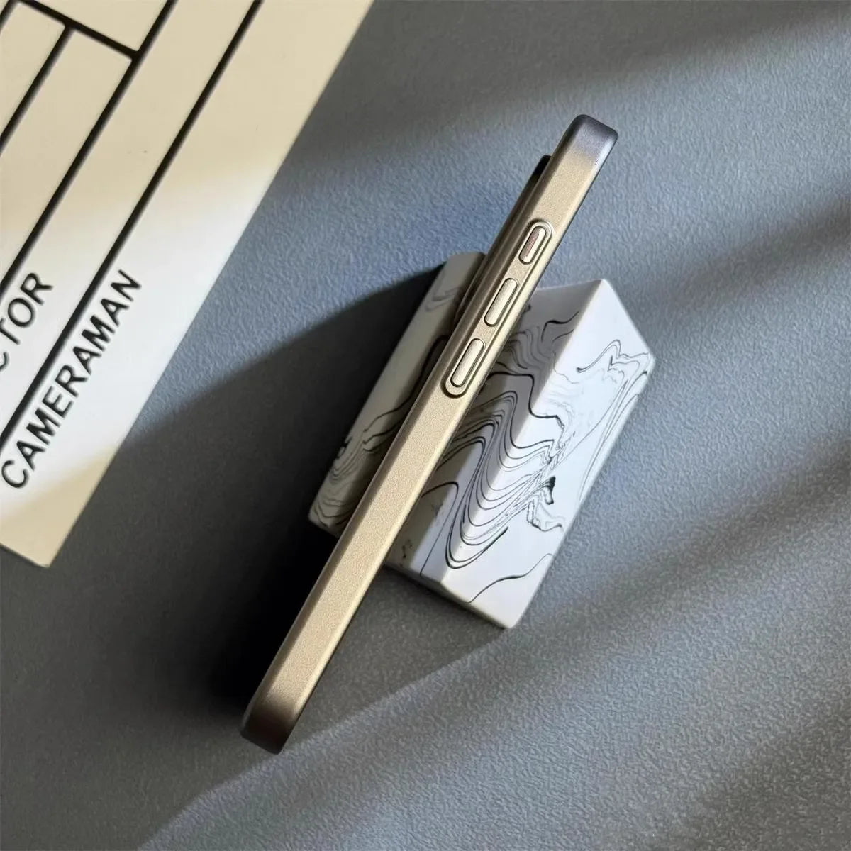 Etui Titanium Shield Pro do iPhone'a