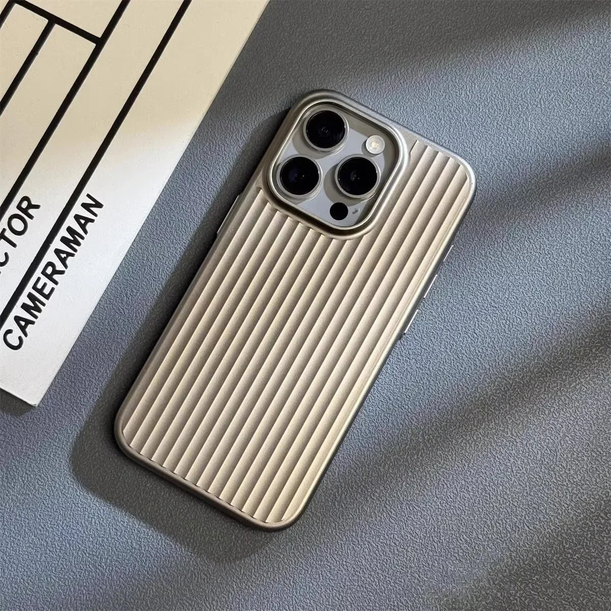 Etui Titanium Shield Pro do iPhone'a