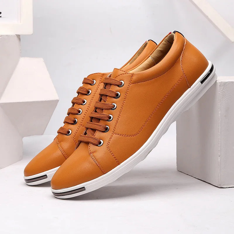 Men's leather low-top trainers in a smart casual design