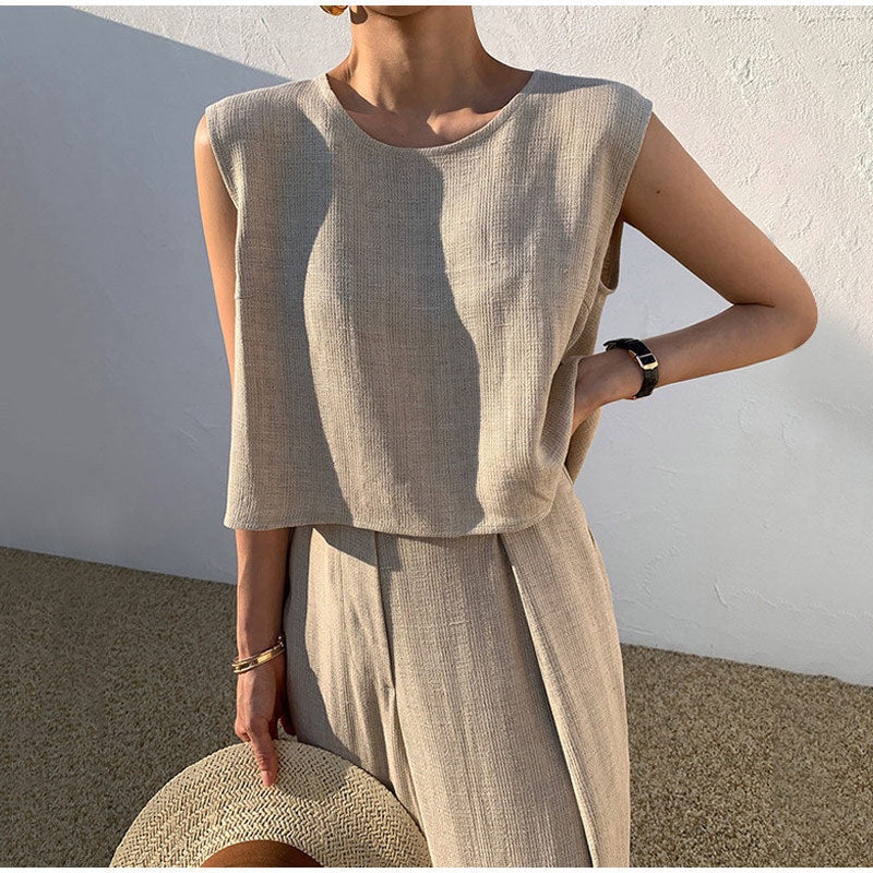 Completo donna in lino con pantaloni a gamba larga e top