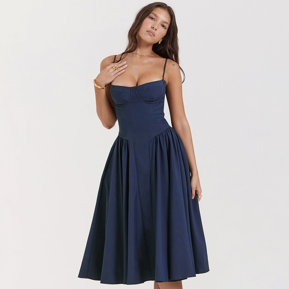 Elegantní midi šaty s korzetem a nastavitelnými ramínky