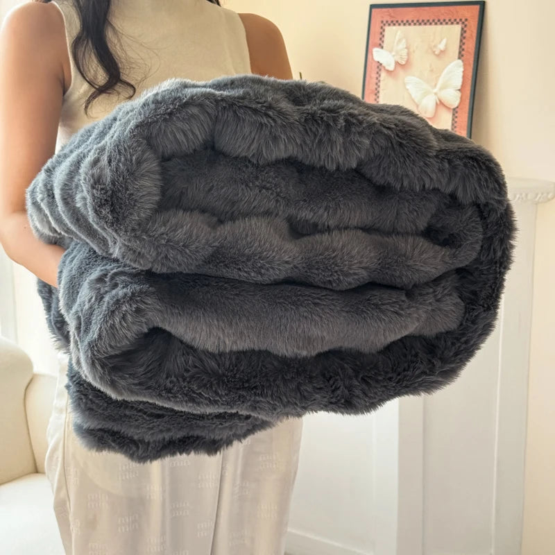 Coperta Extra Spessa a Doppio Strato | Morbida Pelliccia Sintetica di Coniglio | Versatile e Facile da Pulire
