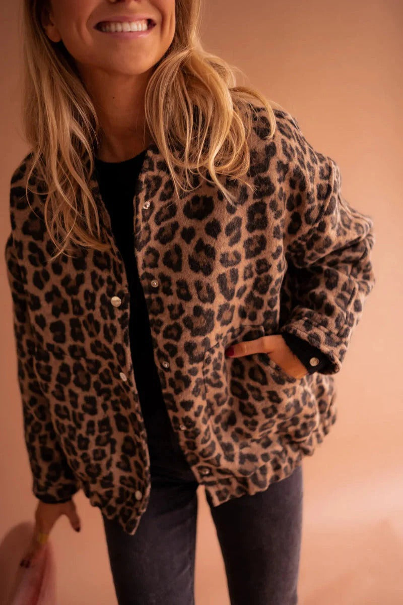 Giacca Bomber con Stampa Leopardo e Chiusura a Bottoni a Pressione