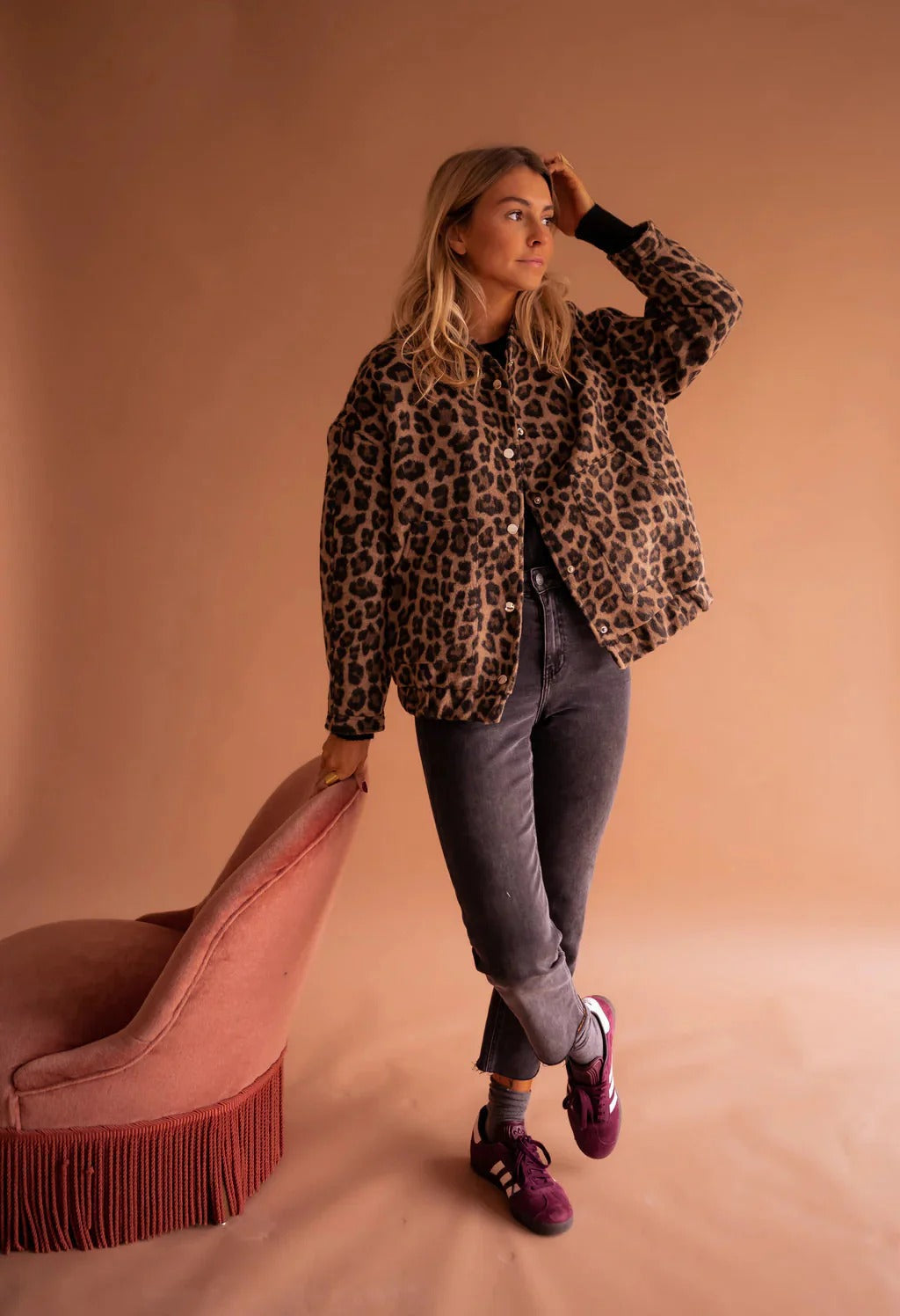 Giacca Bomber con Stampa Leopardo e Chiusura a Bottoni a Pressione