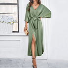 Dames Maxi Jurk met V-hals, Vleermuismouw, Strikceintuur en Split Groen