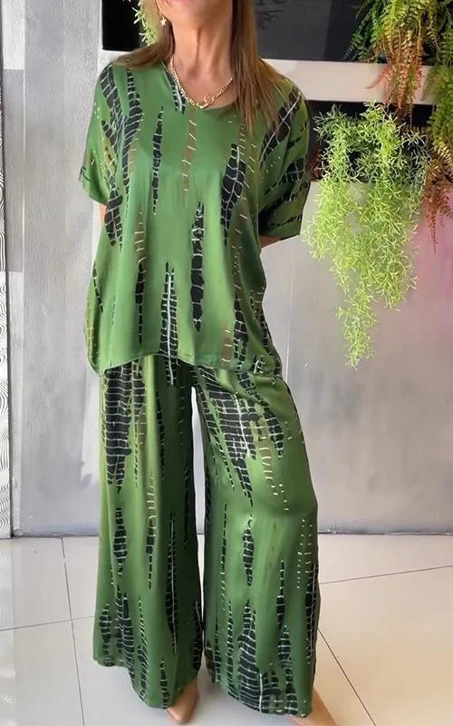 Women’s Loungewear Set with Abstract Print – Stylish, Relaxed & Comfortable Fit