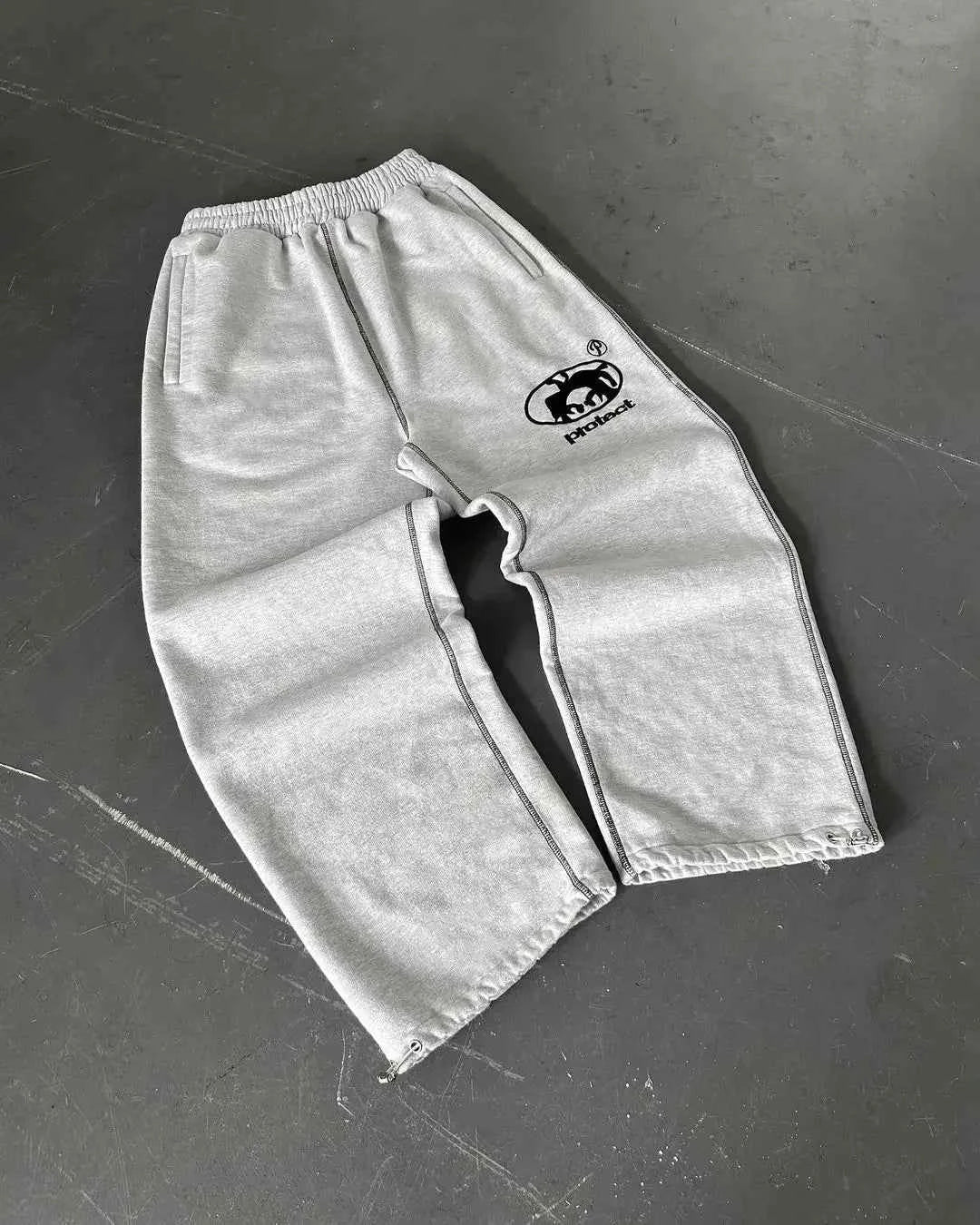 Men's jogging pants in Y2K streetwear style