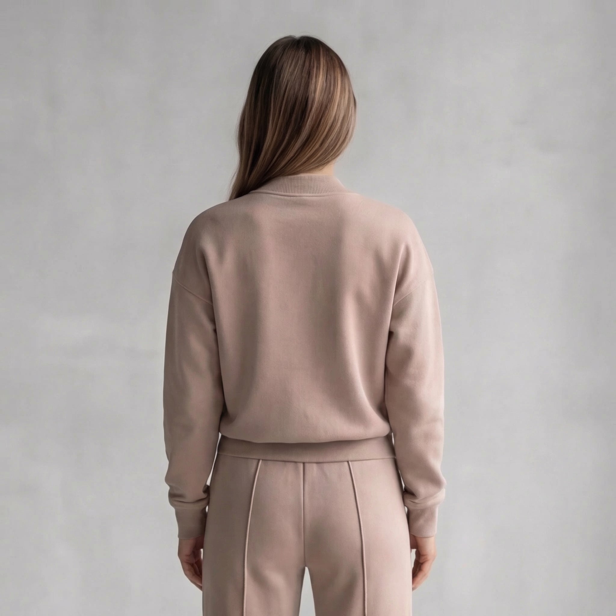 Completo casual da donna in due pezzi: giacca con zip e pantaloni a gamba larga