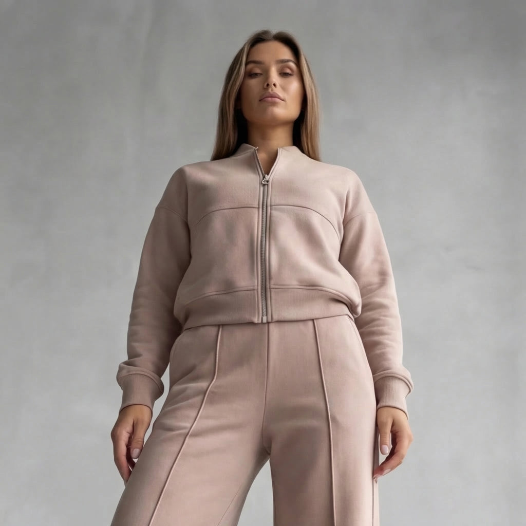 Completo casual da donna in due pezzi: giacca con zip e pantaloni a gamba larga