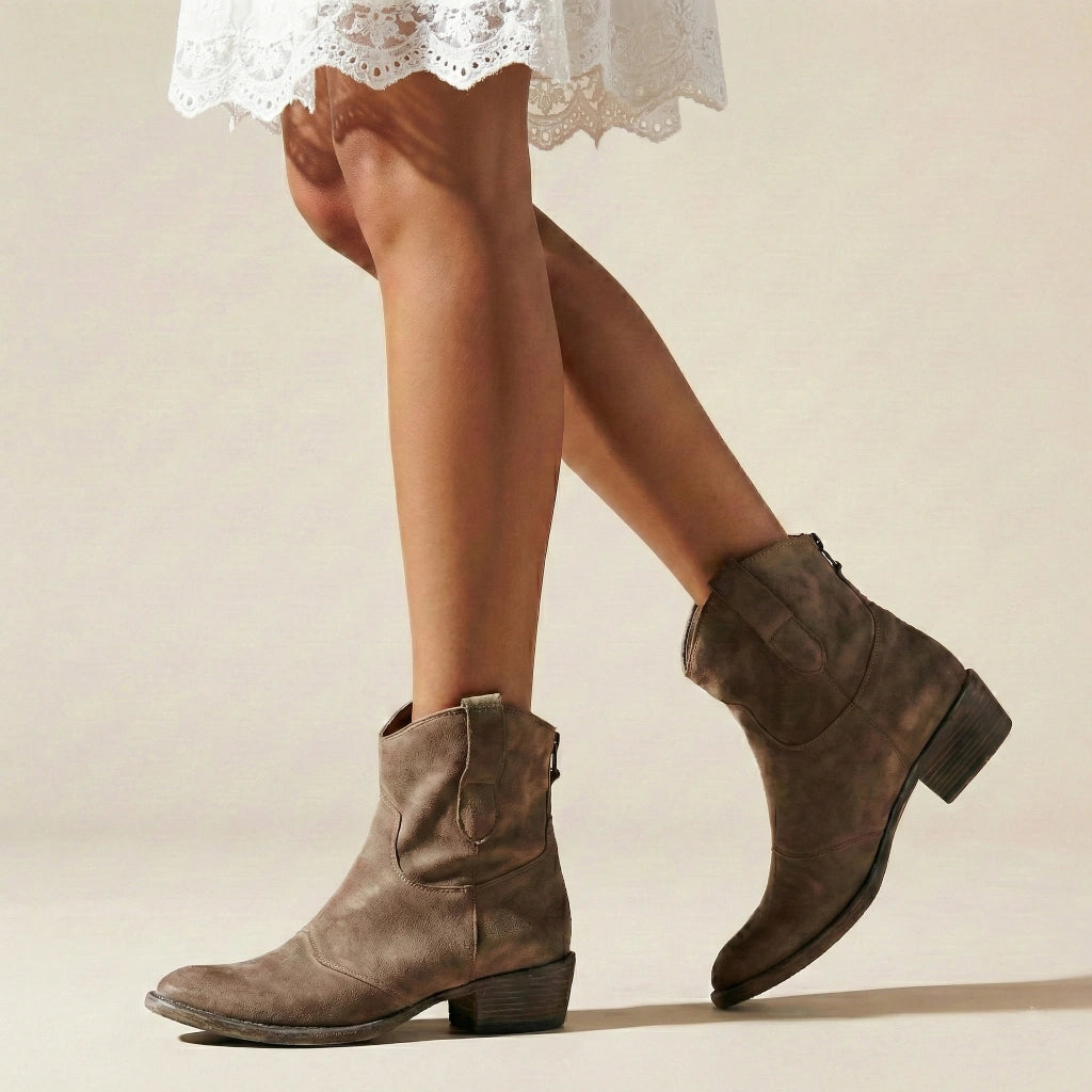 Stivaletti da donna con tacco basso in stile cowboy