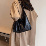 Women’s Vintage Shoulder Bag – Everyday Style with Spacious Shape