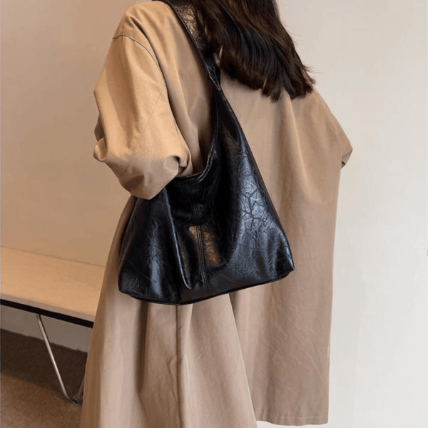 Women’s Vintage Shoulder Bag – Everyday Style with Spacious Shape