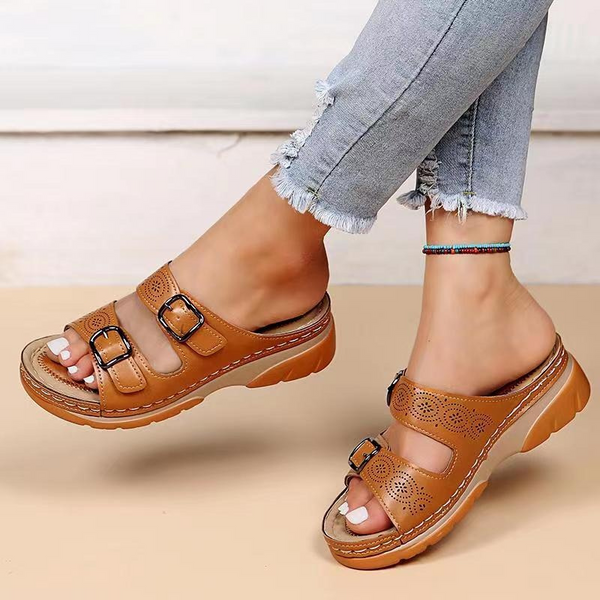 Women’s Walking Sandals – Cushioned Comfort with Adjustable Fit